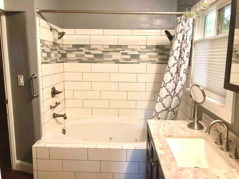 Smart Spacious Artsy Home Near Midtown Sacramento Dış mekan fotoğraf
